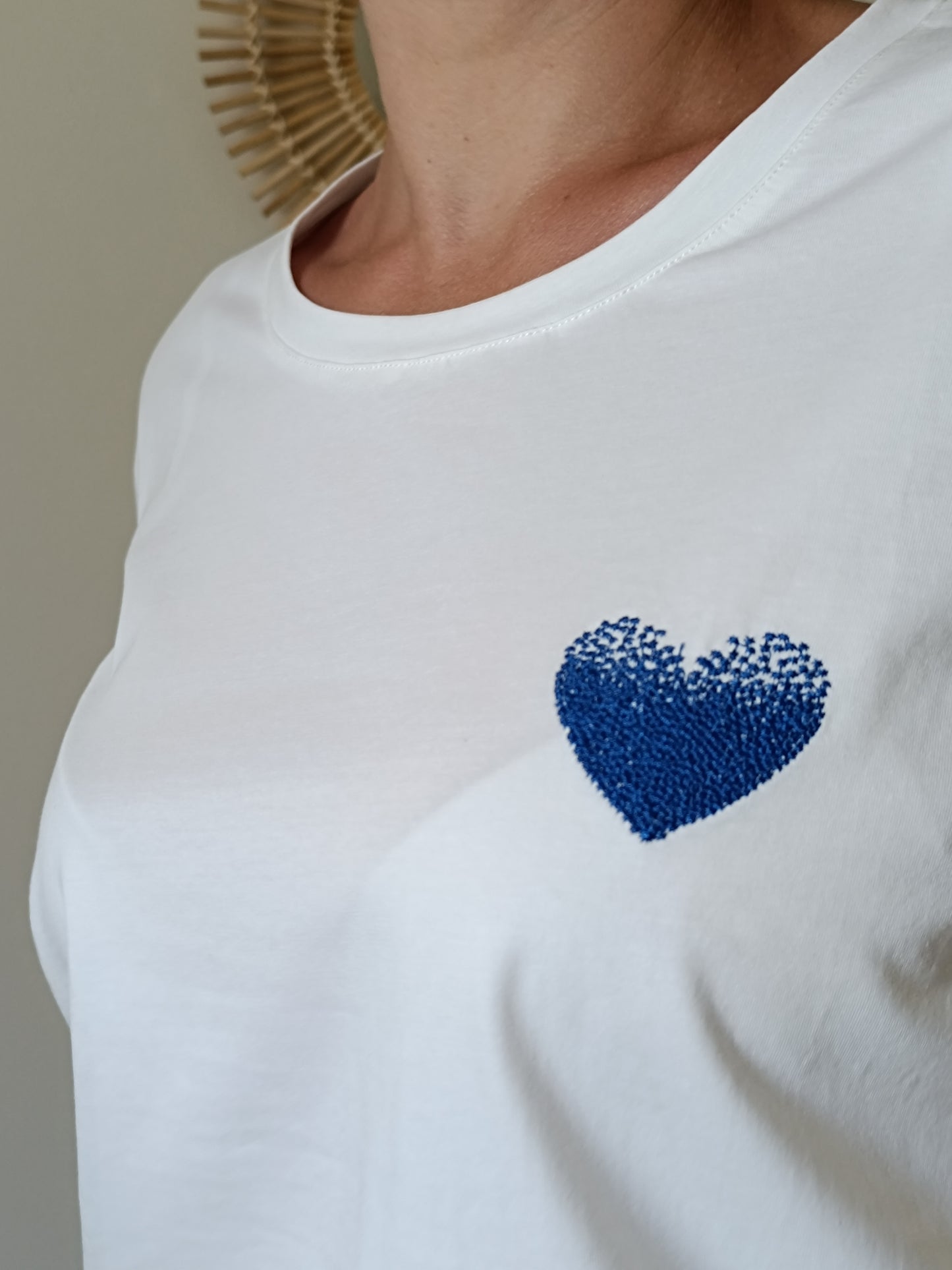 Tee-shirt coeur bleu