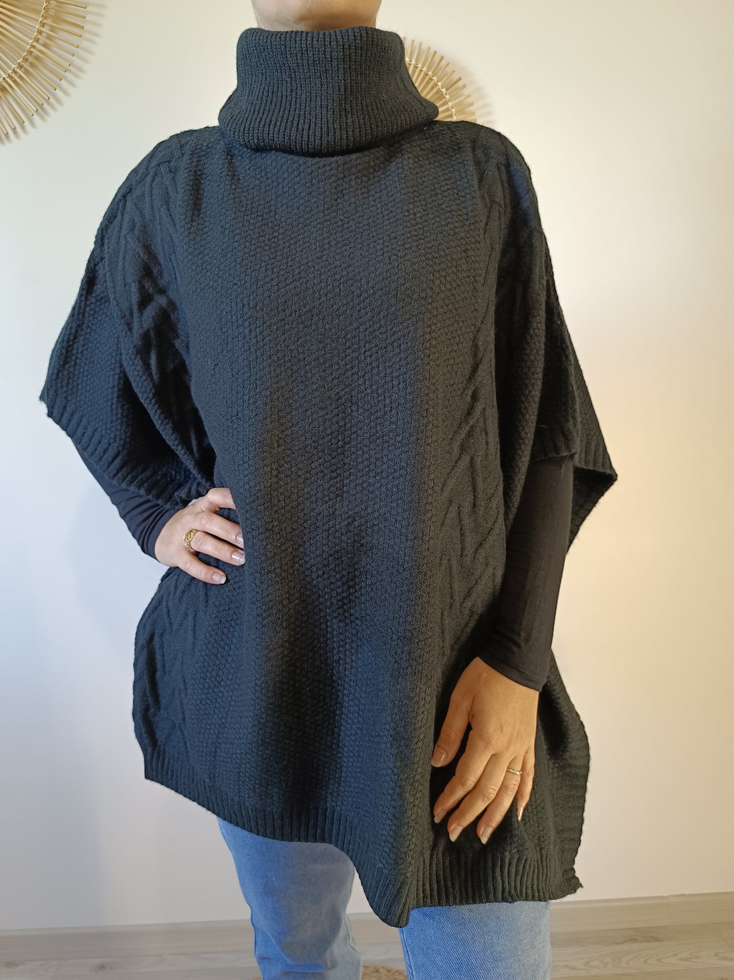 Poncho Lysandre noir