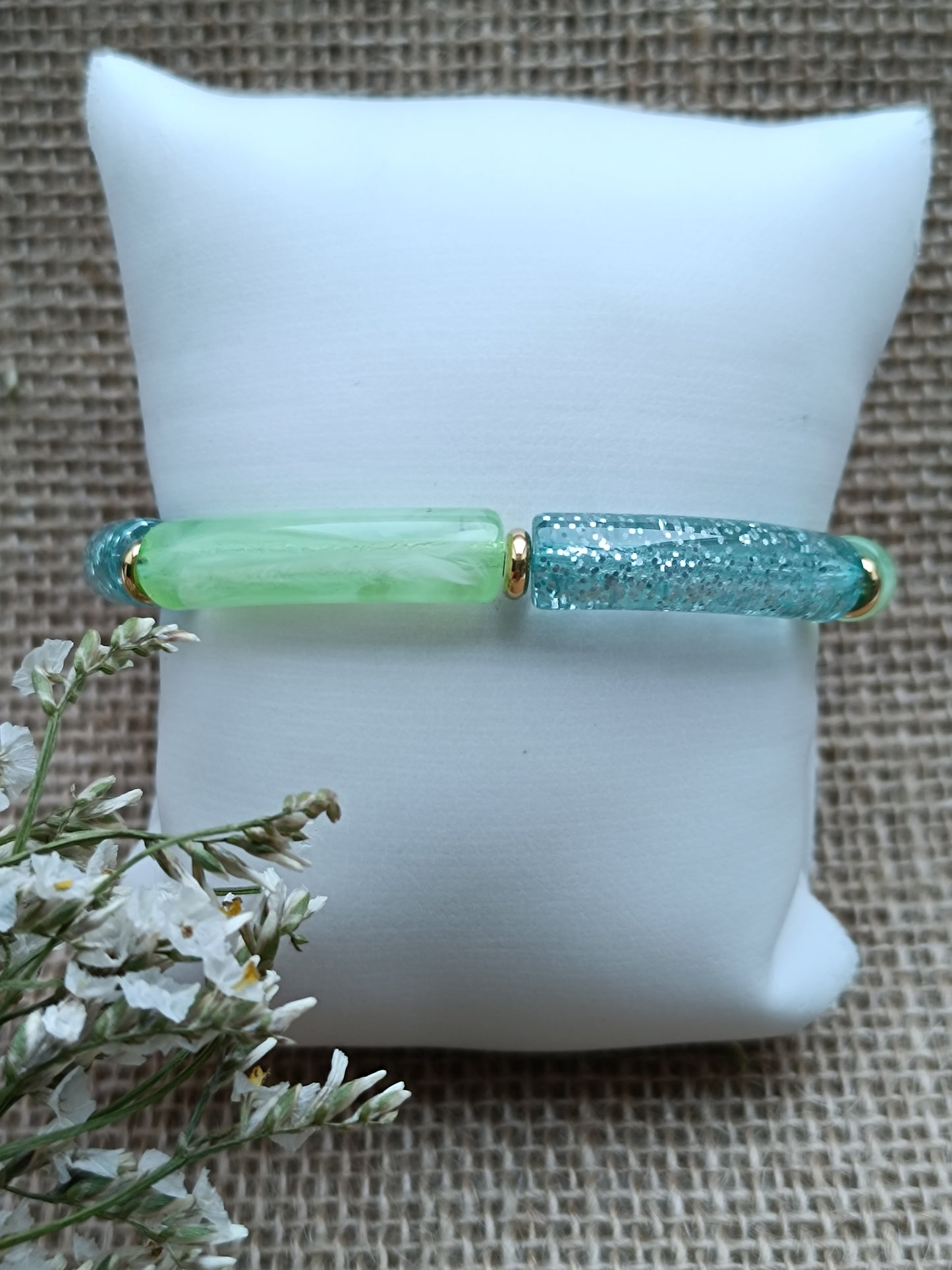 Bracelet élastique résine vert clair pailleté